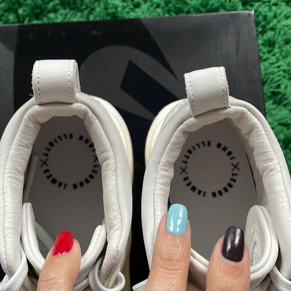 Nike Lebron x John Elliot Icon. Size 9 - Picture 4 of 5